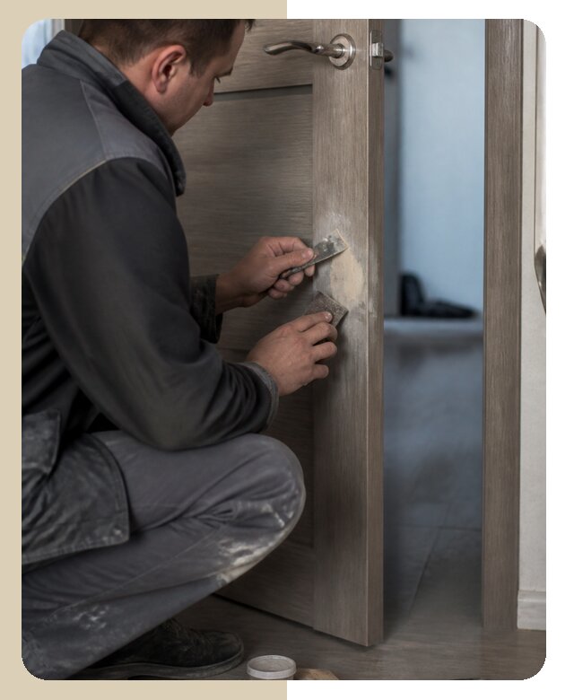 Профессиональный ремонт дверного полотна с выездом в Павловском Посаде