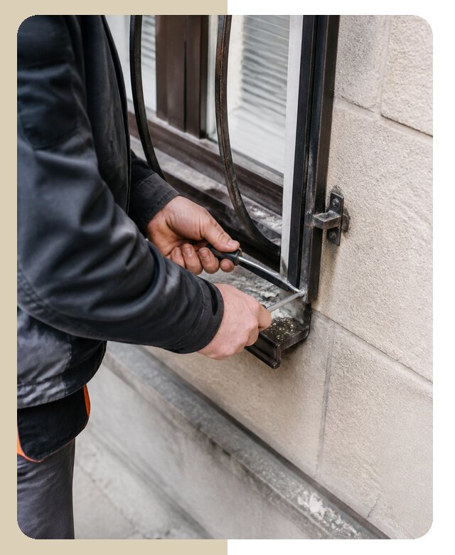 Ремонт петель оконных решеток с выездом мастера в Павловском Посаде